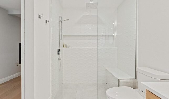 The Benefits of Upgrading to a Walk-In Shower